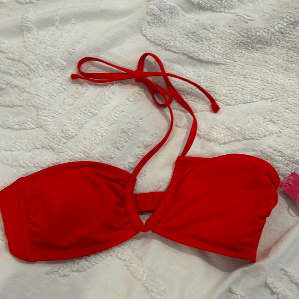 NWT.  Bikini Top